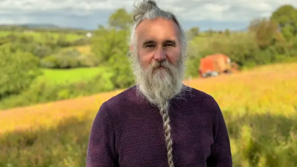 Gawain Morrison organises the Flax Meitheal weekend